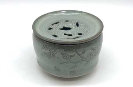 青瓷鏤空刻花水方組(Celadon hollowed-out engraving water vessel)